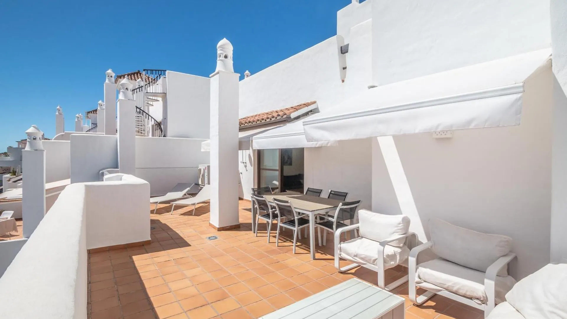 2Bed Golf Hills Estepona contacts